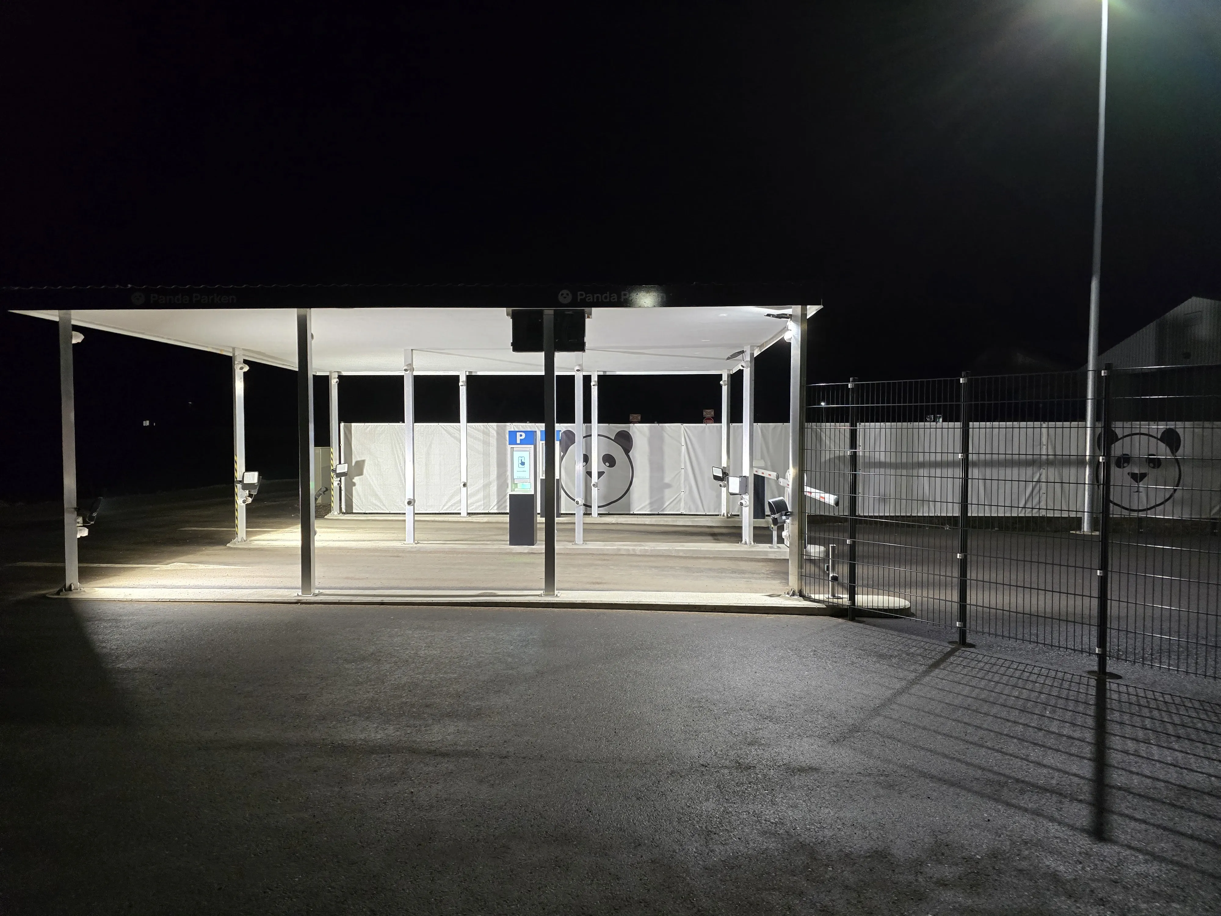Panda Parken Flughafen Wien Zeppelinstraße Fischamend-dorf www.singlepilot.com